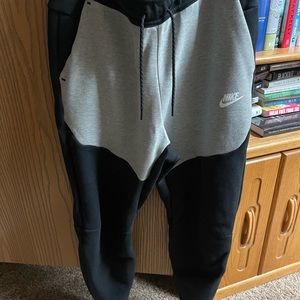Nike men’s joggers size medium